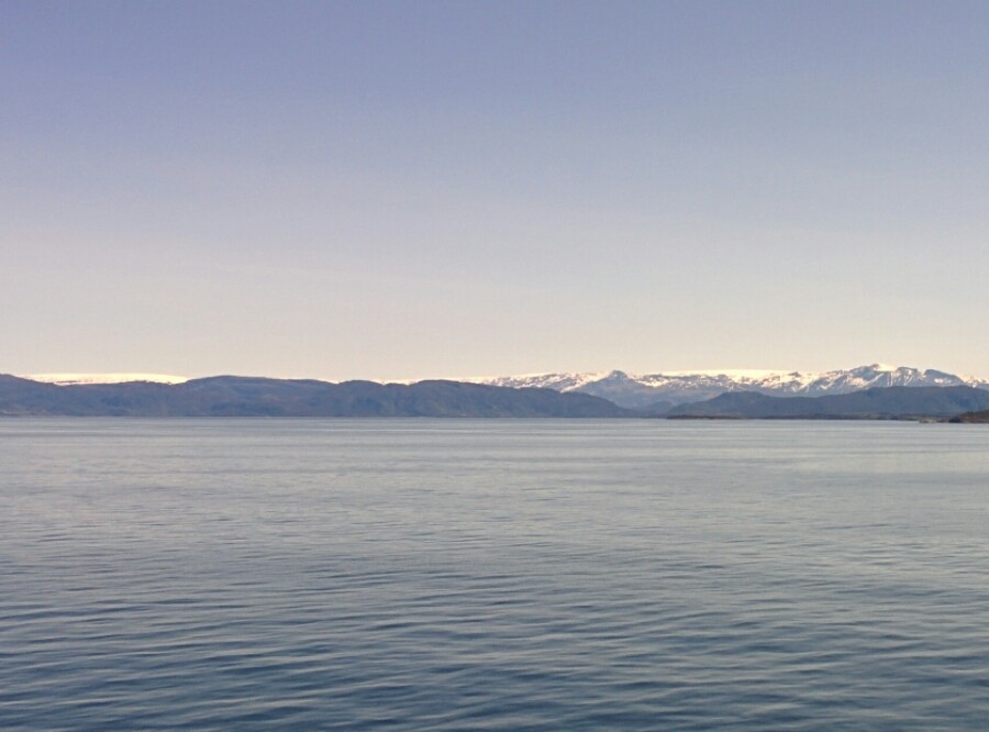 Über das Meer und unten drunter durch